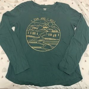 Girl’s green graphic tee